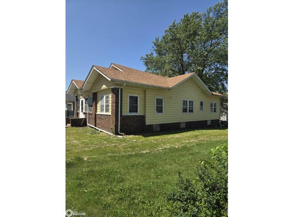 410 N Pine Street, Creston, IA 50801