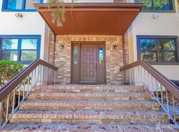 1308 Merrywood Drive, Edison, NJ 08817