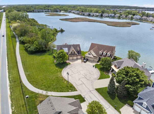 13111 S Lake Mary Drive, Plainfield, IL 60585