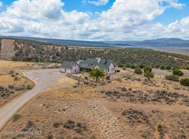 7517 CR 306, Parachute, CO 81635