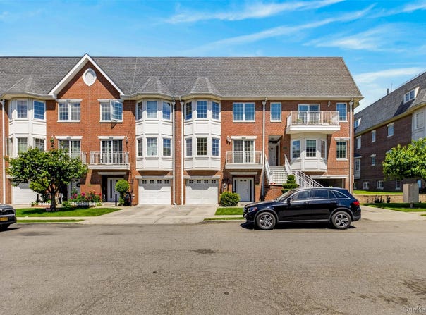 343 Soundview Lane, College Point, NY 11356