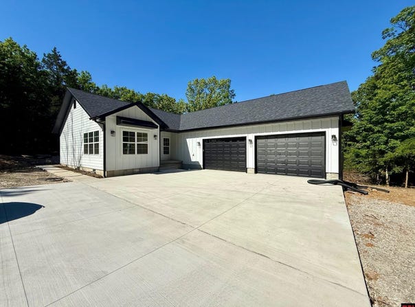 201 CARDINAL TERRACE, Bull Shoals, AR 72619