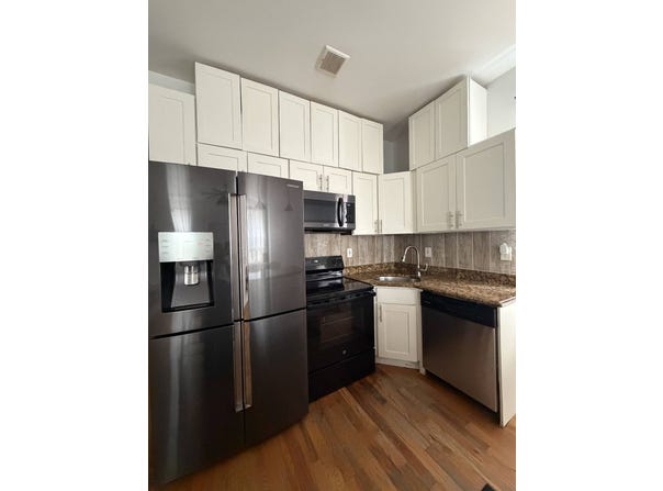 40 ELDERT LN, BROOKLYN, NY 11208