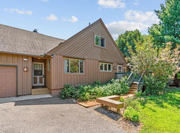 5510 James Avenue N, Brooklyn Center, MN 55430