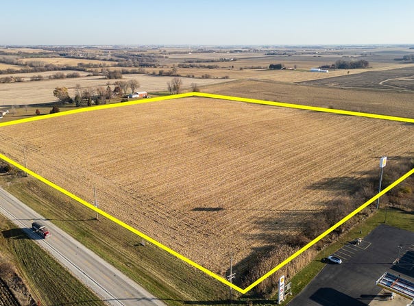 2945 E 24th Road E, Marseilles, IL 61341