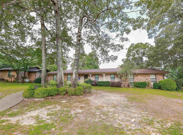 3130 Cherokee Ave, Camden, AR 71701