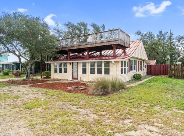 104 N 29th St, Mexico Beach, FL 32456