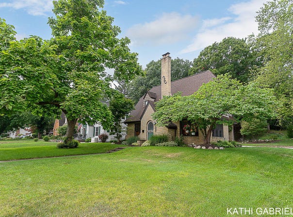 1001 Sheldon Road, Grand Haven, MI 49417