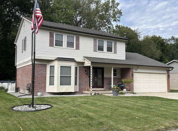 34335 Lakewood Drive, New Baltimore, MI 48047-3698