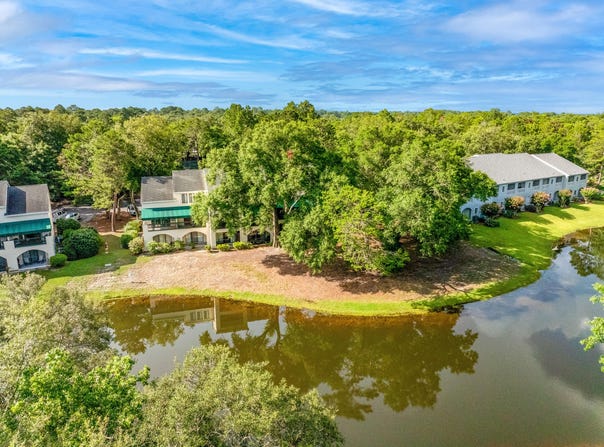 310 Westlake Court, Niceville, FL 32578