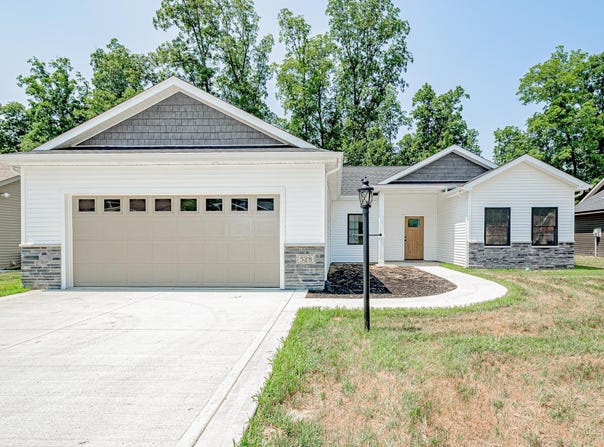 528 S Valley River Drive, Columbia City, IN 46725
