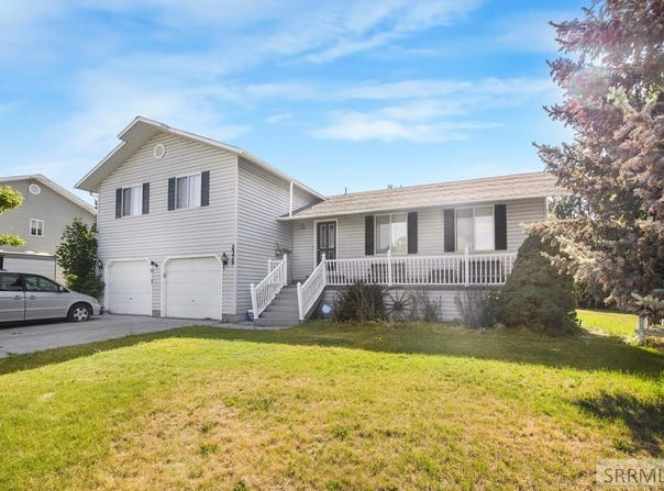 2375 Clover Lane, Blackfoot, ID 83221