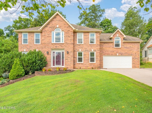 1825 Scenic Valley Lane, Knoxville, TN 37922