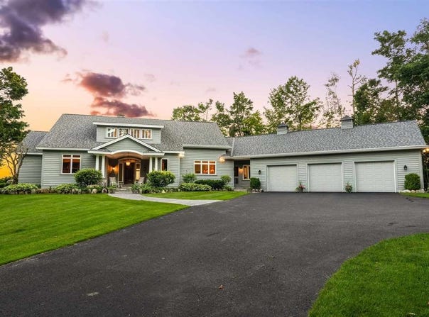 731 W HATHAWAY, HARBOR SPRINGS, MI 49740