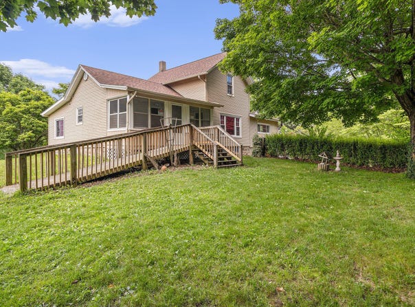 20821 J Drive N, Marshall, MI 49068