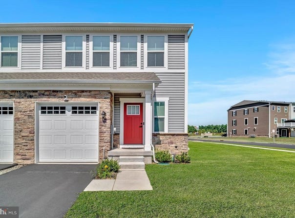 43 PRATT LANE, LAWRENCE TOWNSHIP, NJ 08648
