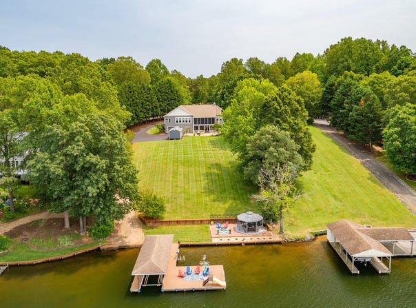 565 BUSBEES POINT ROAD, BUMPASS, VA 23024
