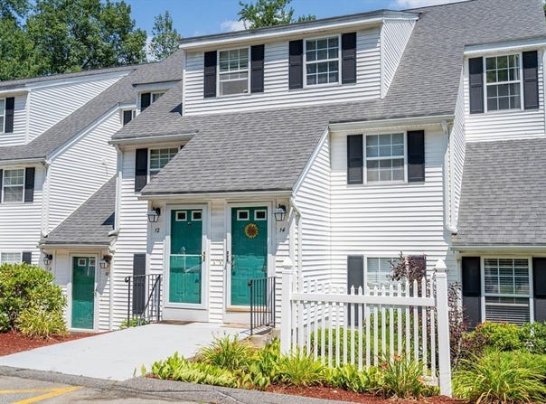 14 Gates Xing, Leominster, MA 01453