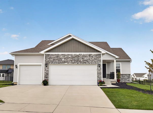 1732 Southbridge Drive, Adel, IA 50003