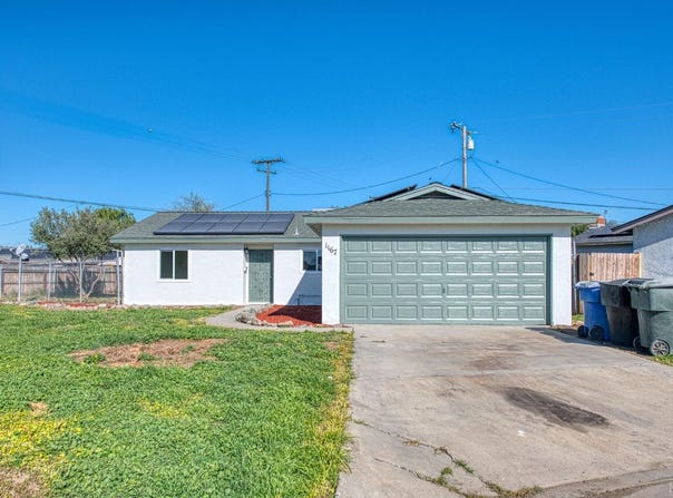 1167 Cling Circle, Hanford, CA 93230