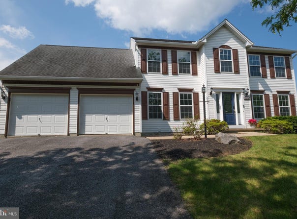 2274 AUTUMNWOOD DRIVE, STATE COLLEGE, PA 16801