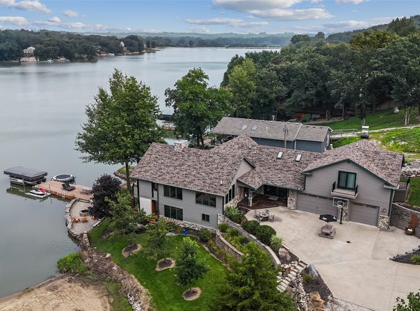 9239 Diamondhead Drive, Dexter, IA 50070