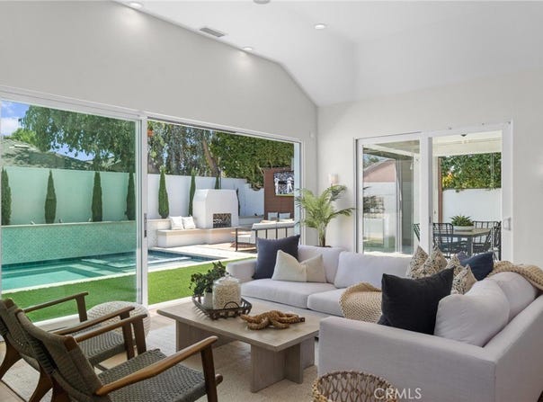 7938 Kenyon Avenue, Los Angeles, CA 90045