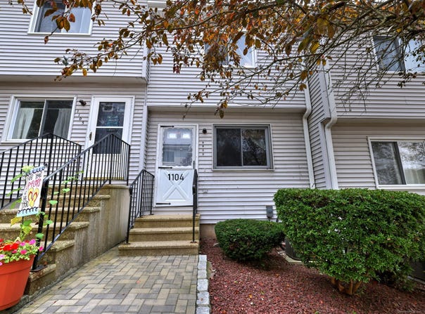 273 Derby Avenue, Derby, CT 06418