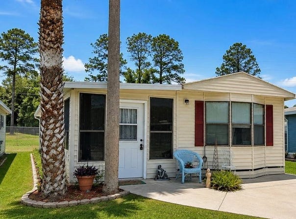 1231  Sunshine Circle, Eustis, FL 32726