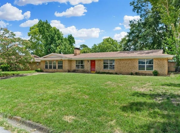 1309 N Mill Street, Bowie, TX 76230