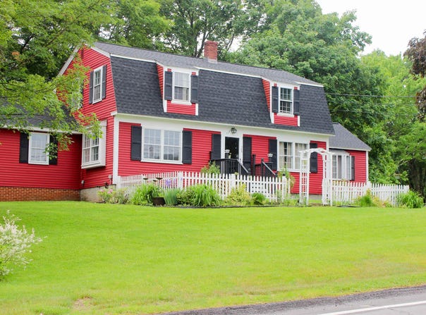 10 Main Street, East Kingston, NH 03827
