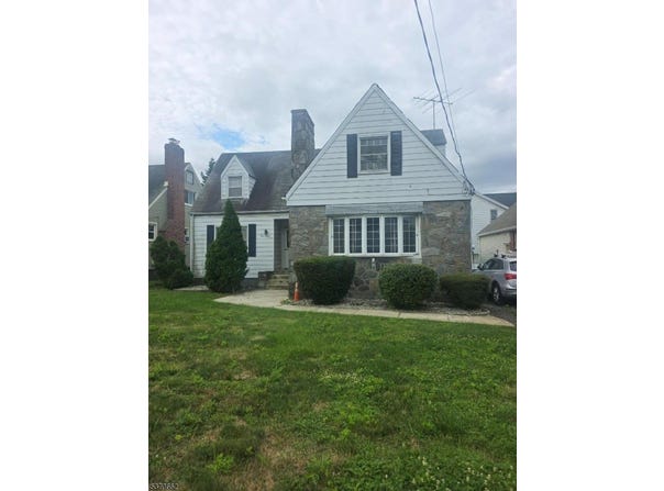 160 Elmwood Ave, Union Twp., NJ 07083-6745