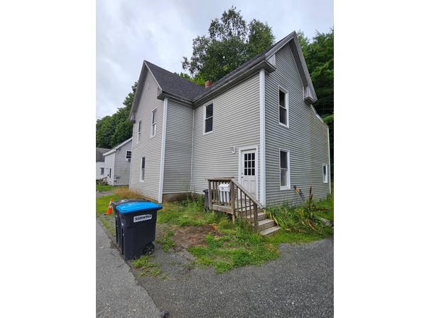 25 Margin Street, Orono, ME 04473