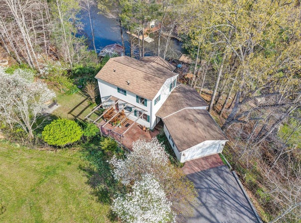 1085 Carters Island Rd, Goodview, VA 24095