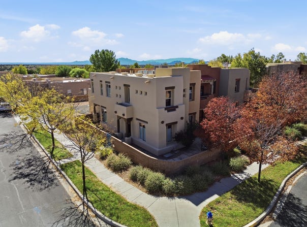 41 Victorio Peak, Santa Fe, NM 87508