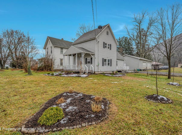 789 New York, Hallstead, PA 18822