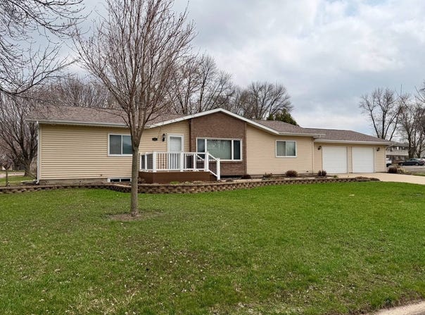 814 Hills Ave, Jackson, MN 56143