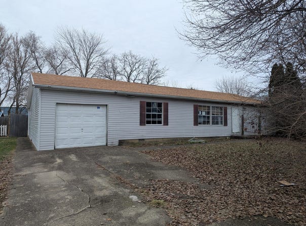 18 Hunt Drive, Sabina, OH 45169