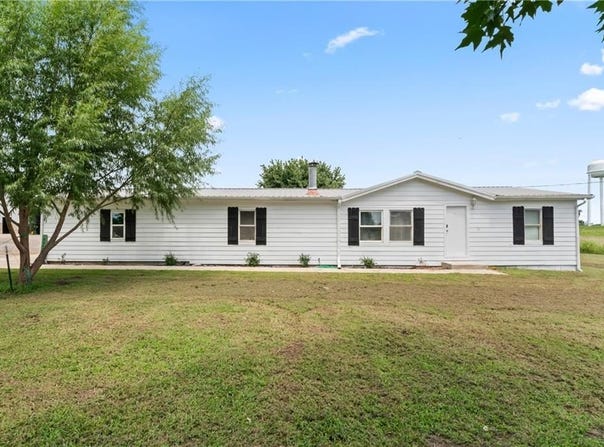 9756 W 399 Street, Lacygne, KS 66040