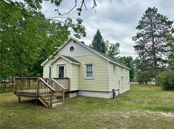 329 Main Street NW, Menahga, MN 56464