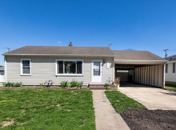 215 S Jones, Maquoketa, IA 52060
