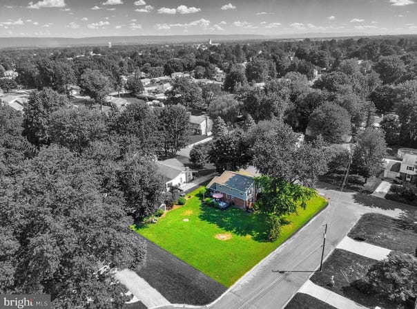 712 S BROAD STREET, MECHANICSBURG, PA 17055