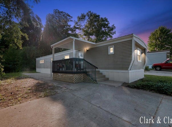 1873 Veronica Street SE, Lowell, MI 49331