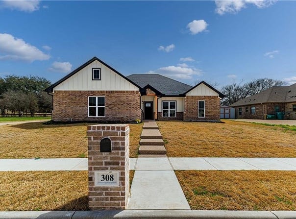 308 Crye Circle, Robinson, TX 76706