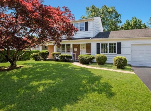 237 LOUISE DRIVE, MORRISVILLE, PA 19067