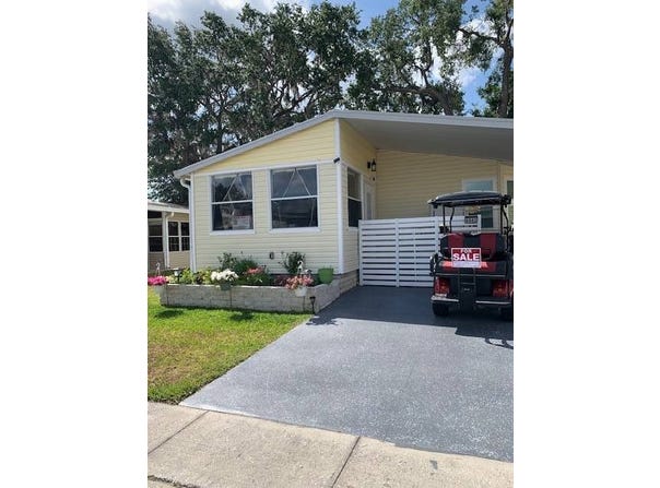 6062 Forest Lake Dr, Zephyrhills, FL 33540