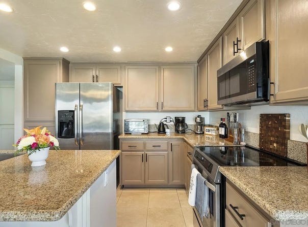 355 N Melrose Dr N, Vista, CA 92083