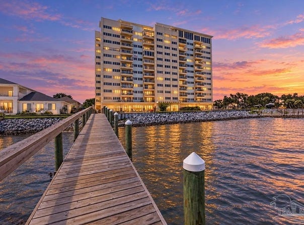 825 Bayshore Dr, Pensacola, FL 32507
