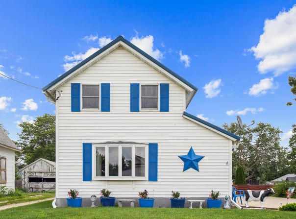 555 6th Street, Jesup, IA 50648