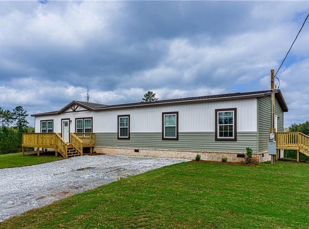 210 Ridge Road, Seale, AL 36875